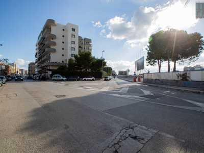 Siamo ora arrivati all�incrocio con via Caldarola, strada un tempo segnata dalla Fibronit, la �fabbrica della morte� oggi in via di bonifica